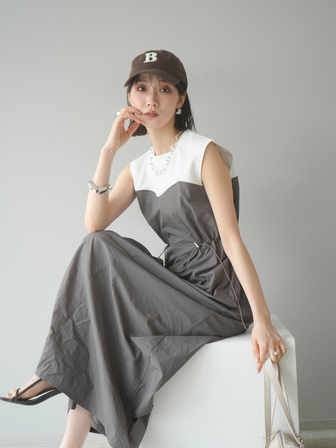 [SET] 剪裁對接尼龍洋裝 + 可選飾品套裝 (2 套)