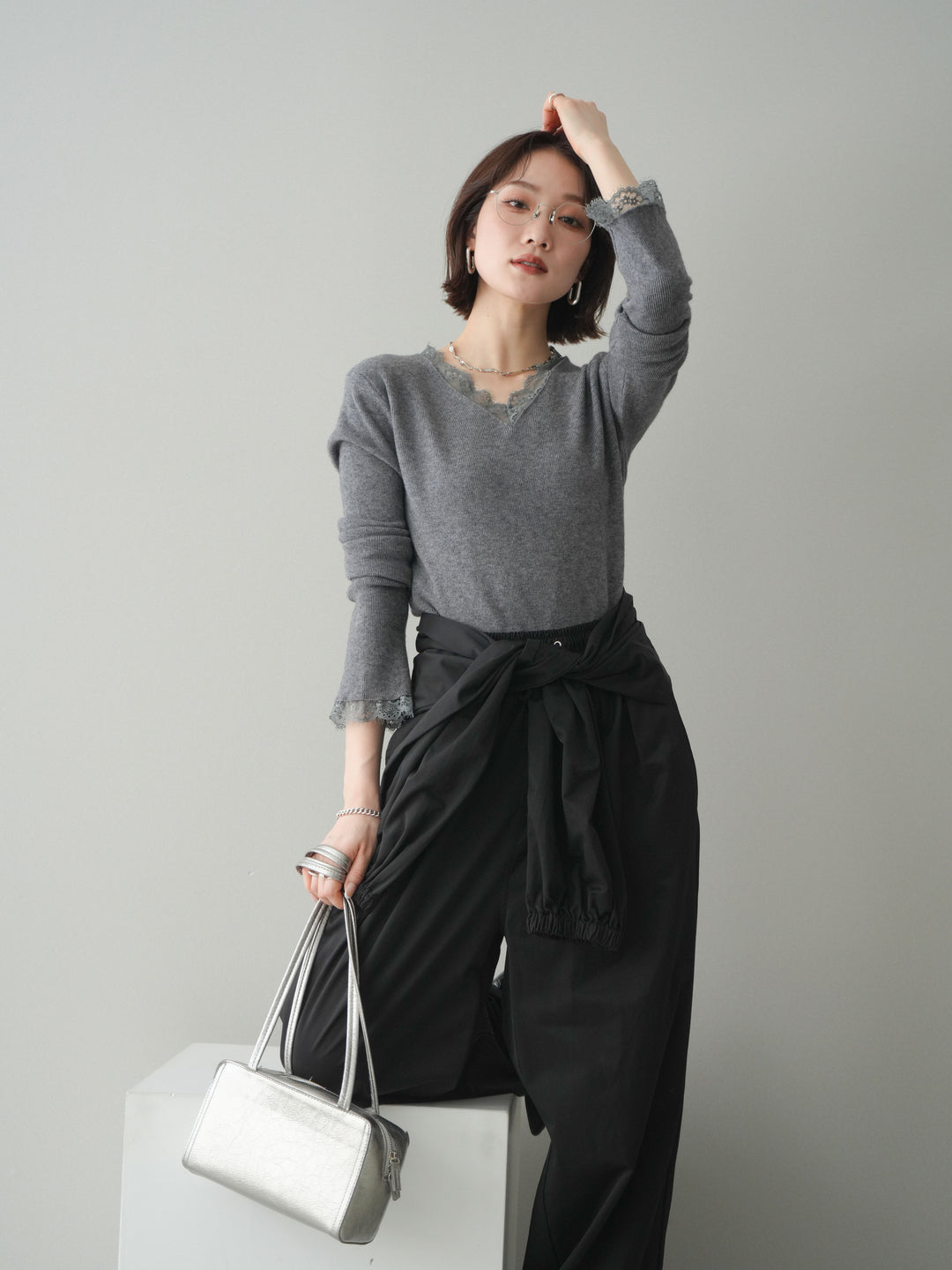 [予約]レースドッキングVネックニットトップス/gray