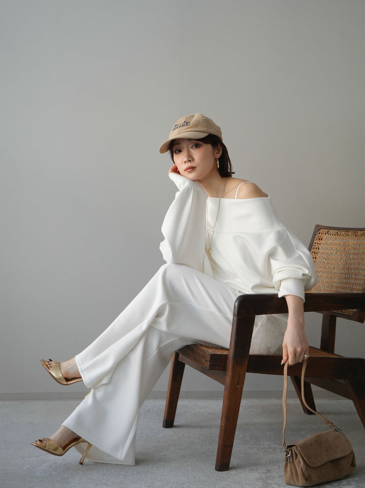 [予約]アシンメトリーオフショルポンチプルオーバー/white