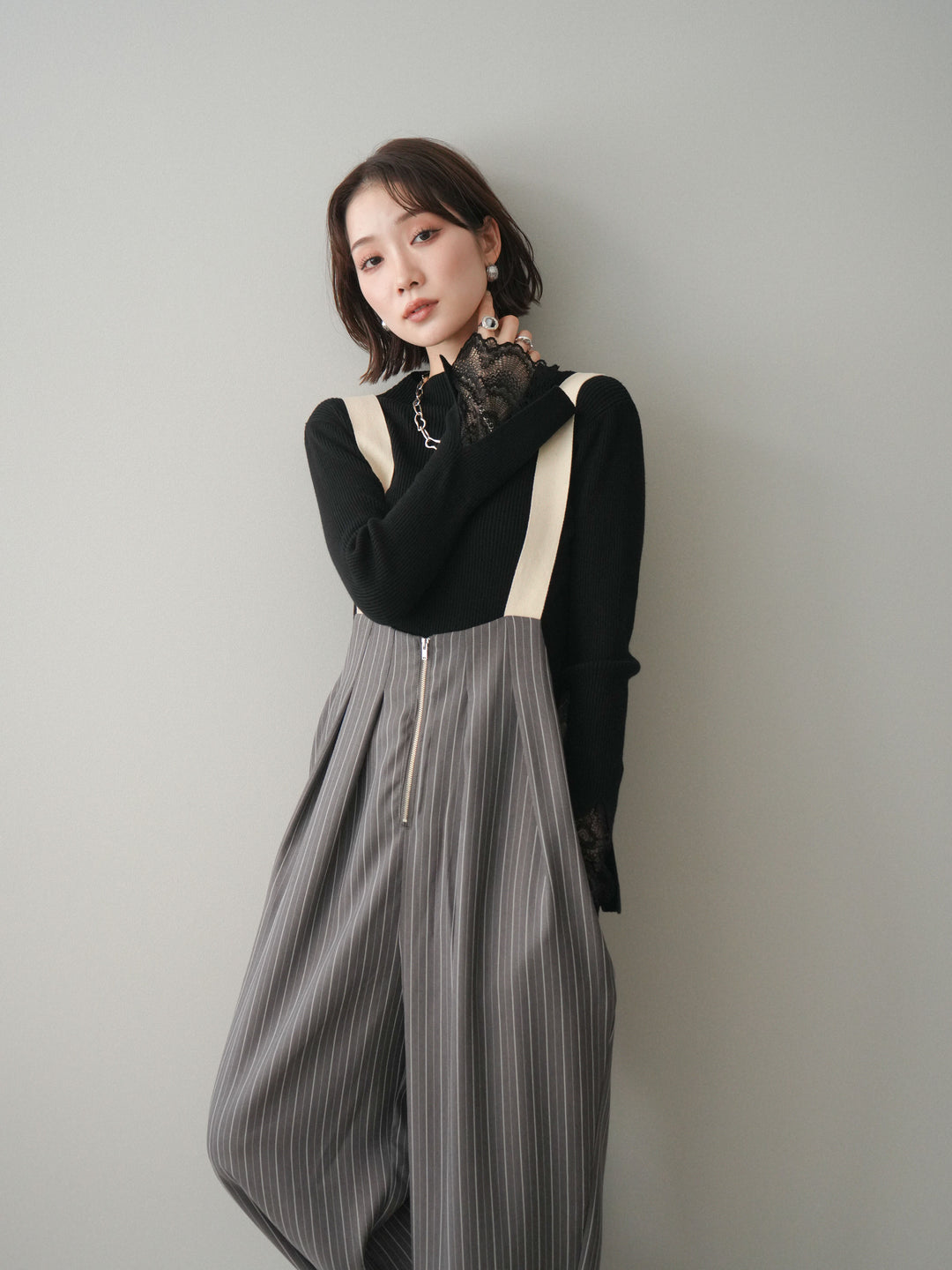 [SET]袖スカラップレースオフネックニットトップス+グログランテープストライプサロペット(2set)