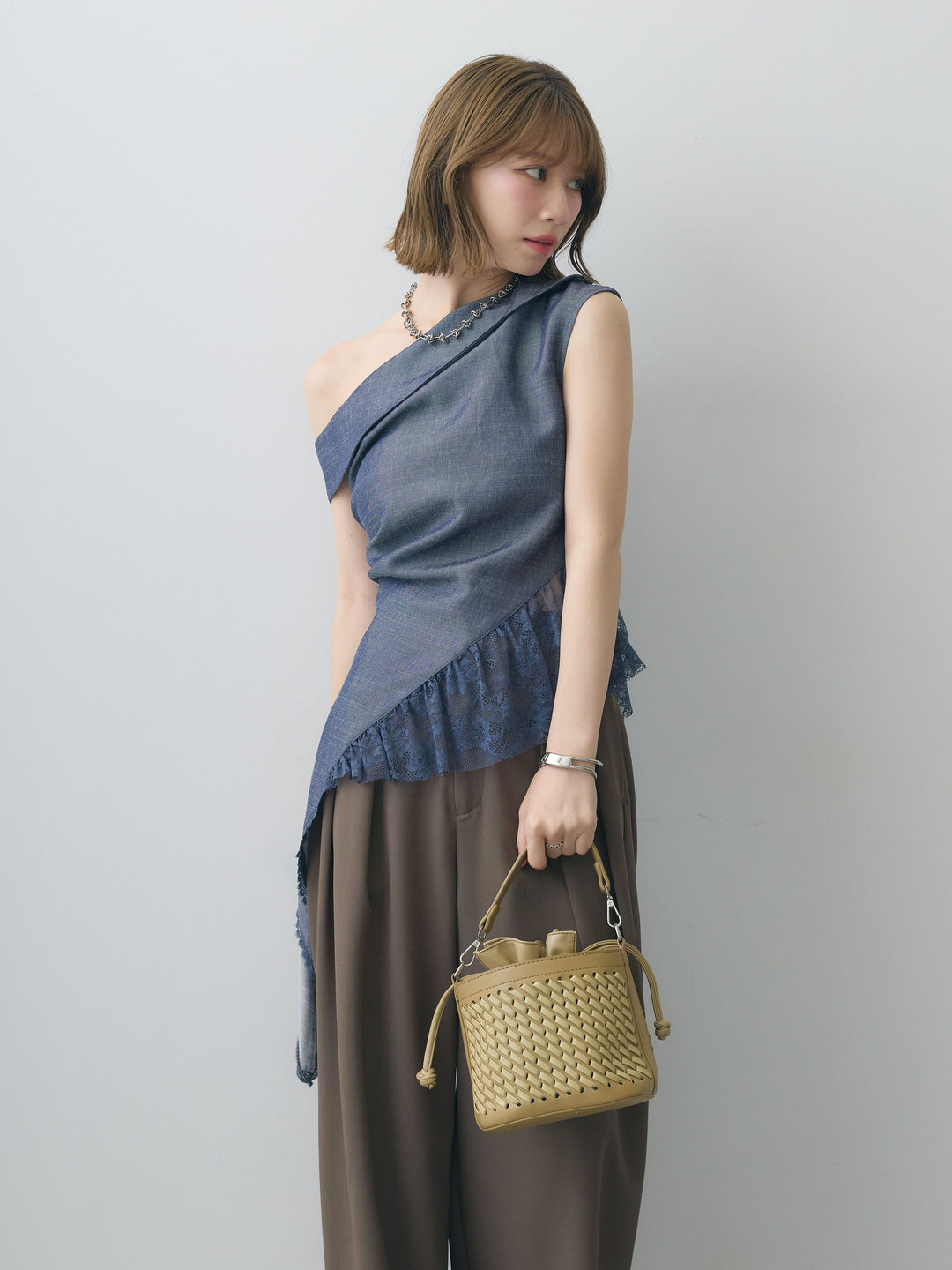 [SET]アシンメトリーラッフルレースヘムトップス+クレープデシンタックワイドパンツ(2set)