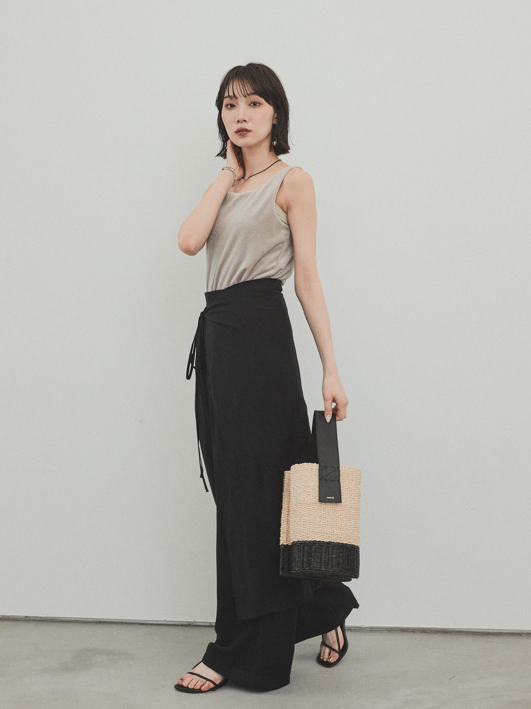 [予約]ワッシャーサテンレイヤードスカートパンツ/ブラック