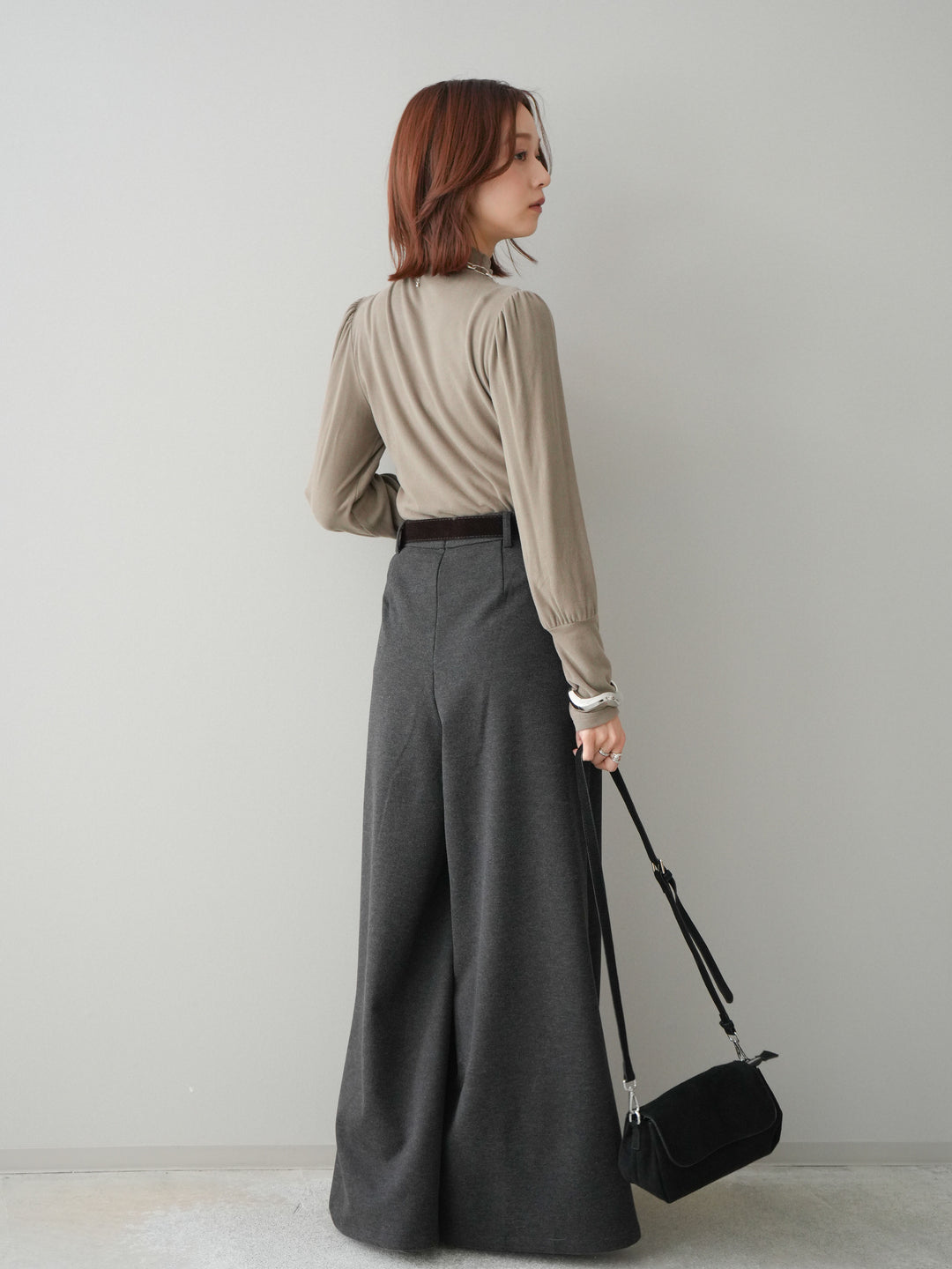 [予約]ベルト付きフロントタックワイドパンツ/charcoal