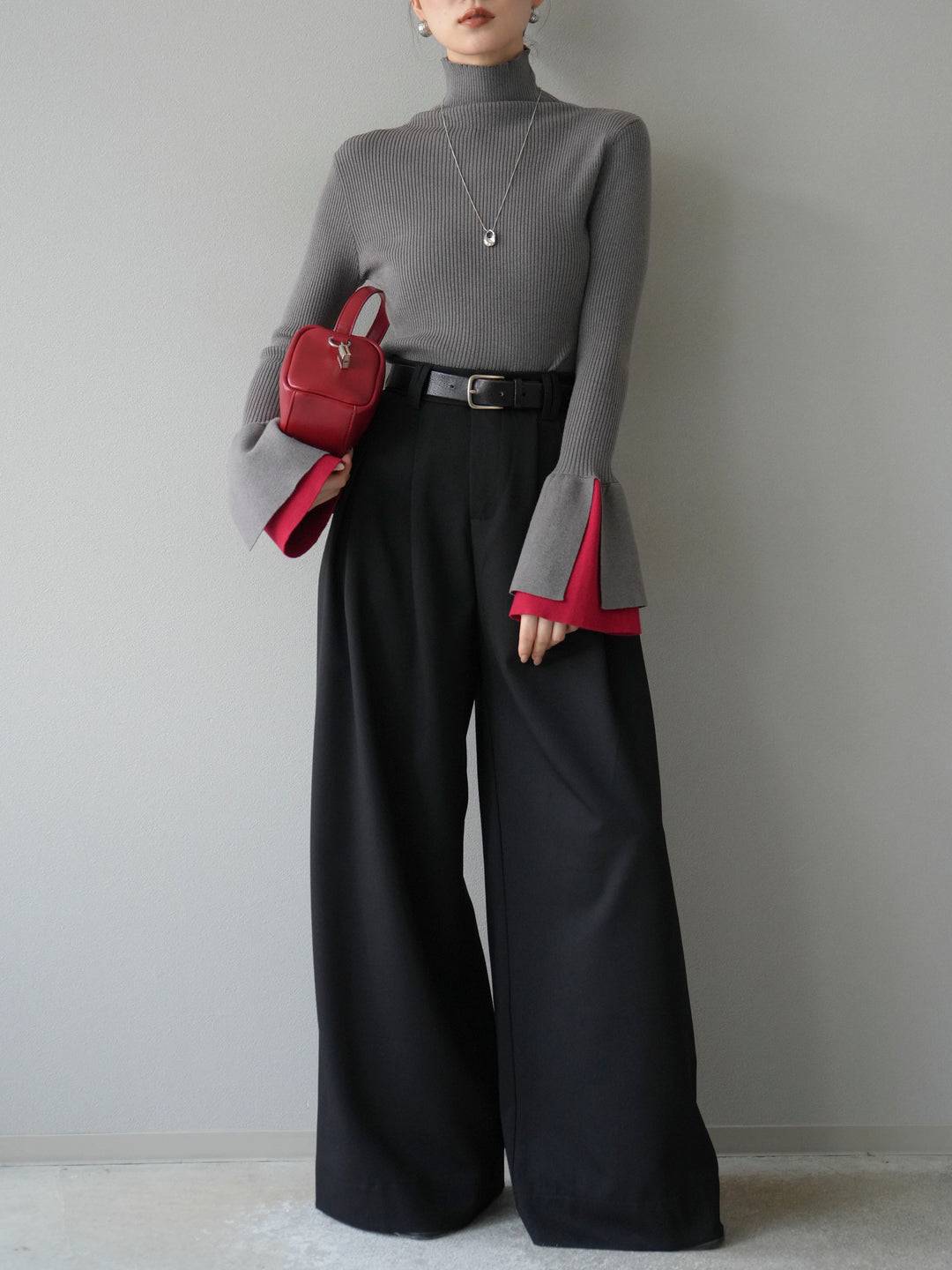 [SET] 疊層喇叭袖高領針織上衣 + 雙褶寬褲 (2 套)