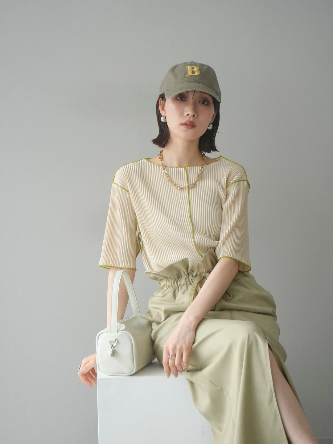 【預購】色彩協調的柔和褶皺半袖上衣/象牙白