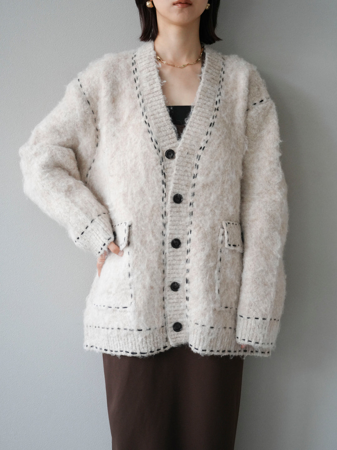 [予約]ステッチVネックニットカーディガン/アイボリー