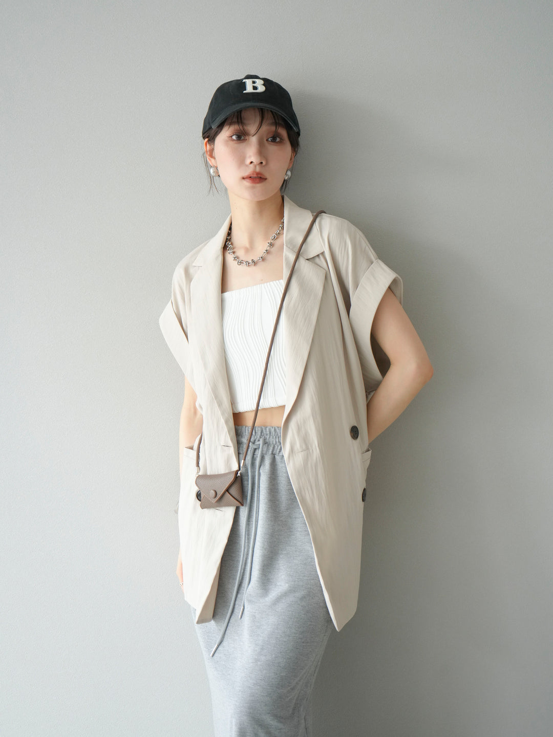 [SET]リネンライクノースリーブダブルジレ+ウェーブパイピングカップ付ベアキャミソール(2set)