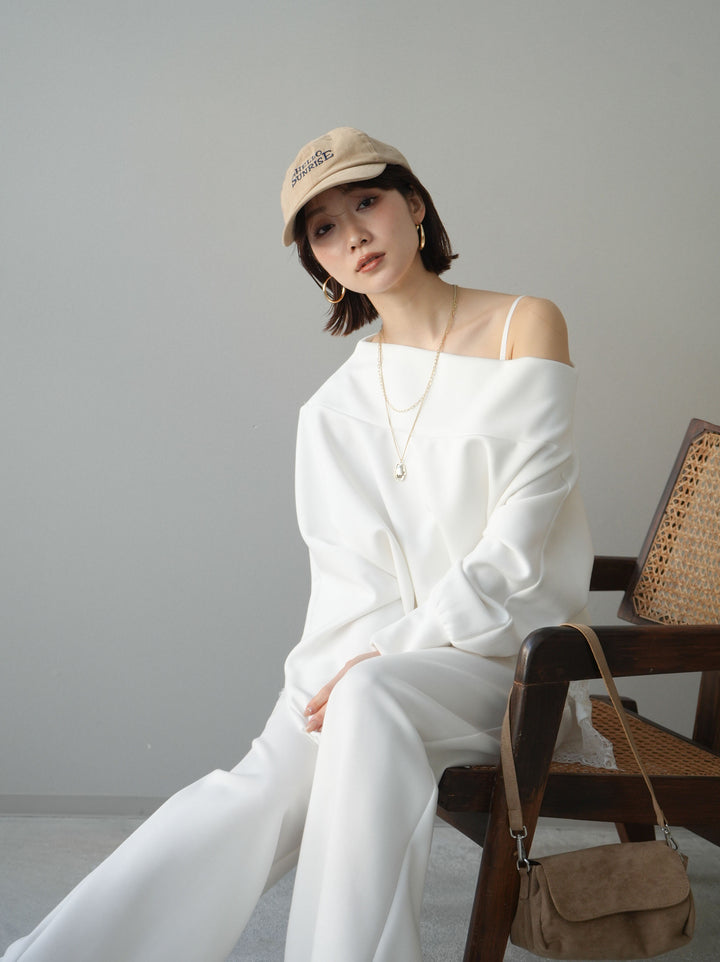 [予約]アシンメトリーオフショルポンチプルオーバー/white