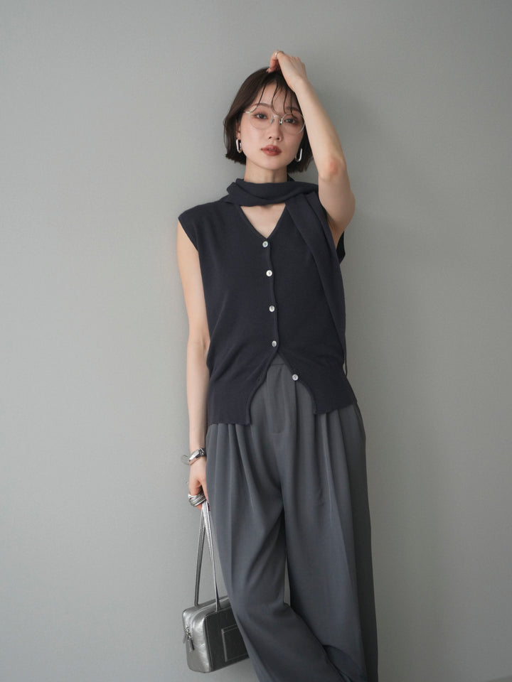 [予約]スカーフ付Vネックニットベスト/black