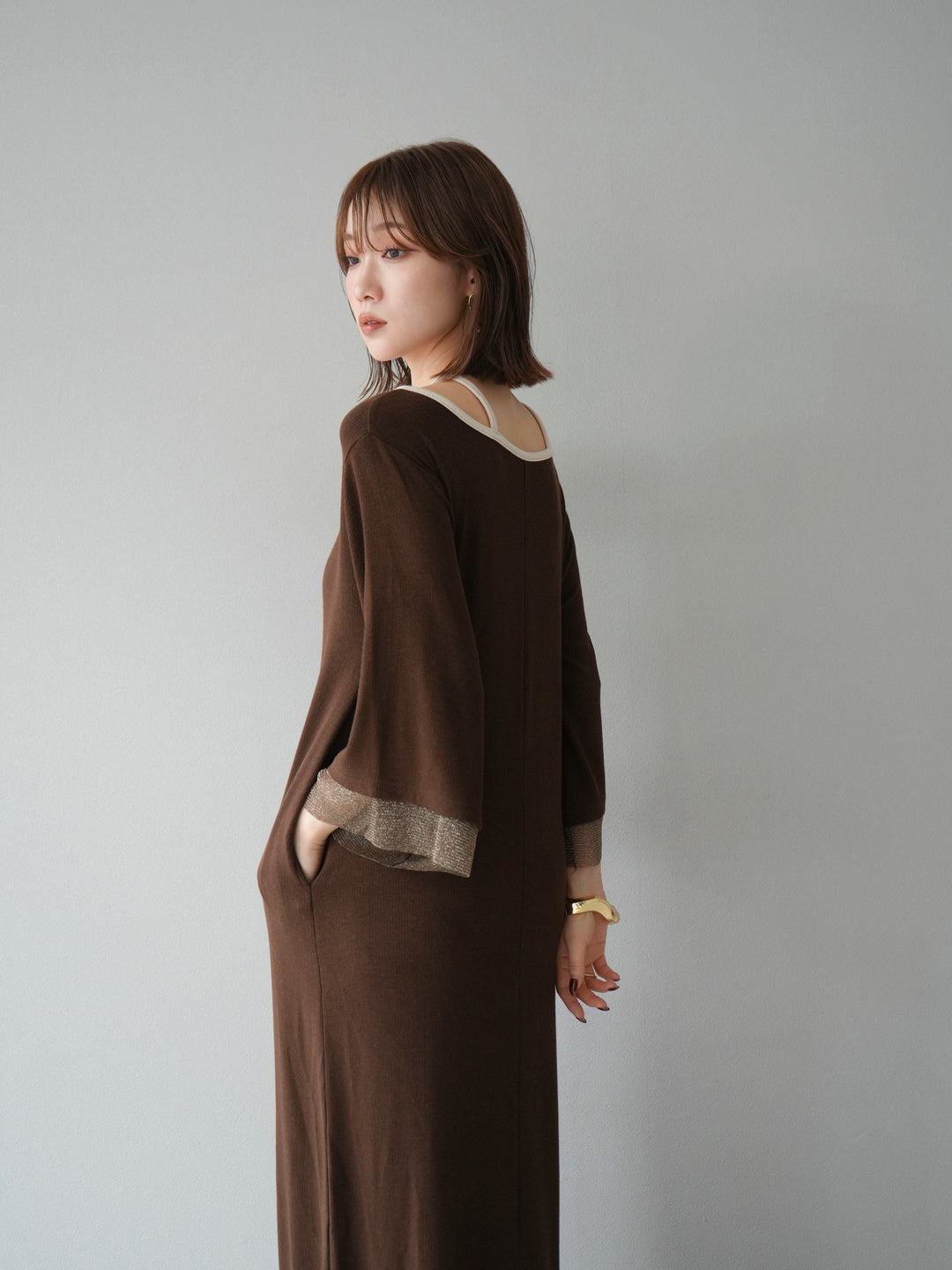 [予約]デザインネックラメシアー切替ニットワンピース/ブラウン