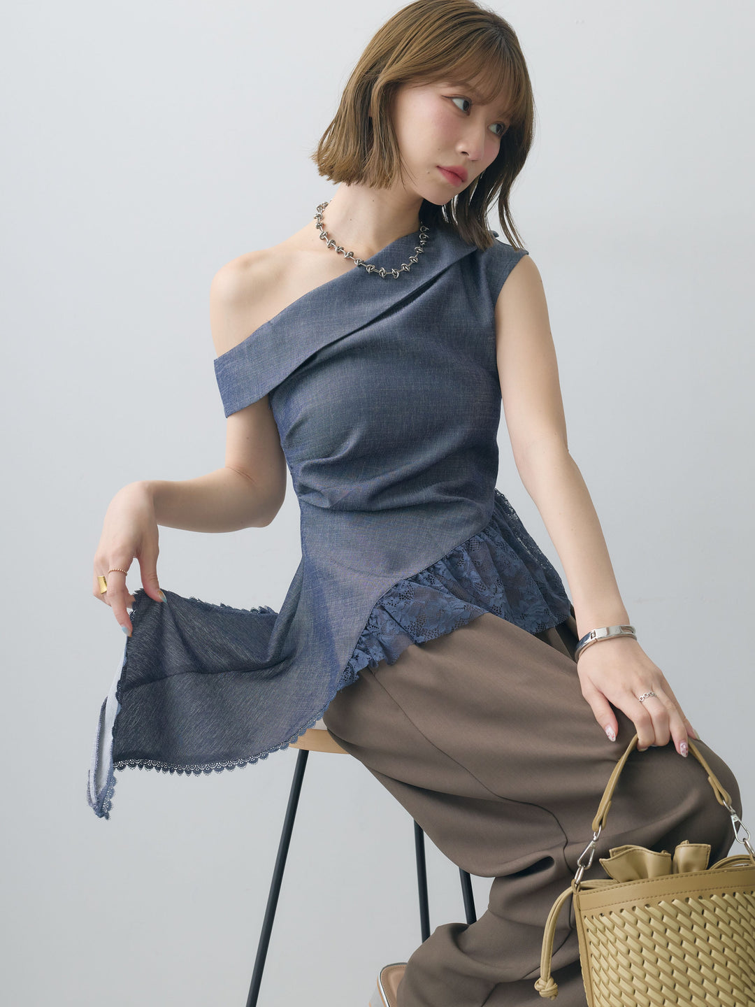 [SET]アシンメトリーラッフルレースヘムトップス+クレープデシンタックワイドパンツ(2set)