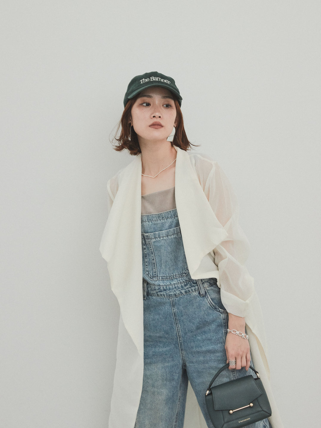 [SET] 中縫牛仔背帶褲 + 透視長版外套（2 件組）