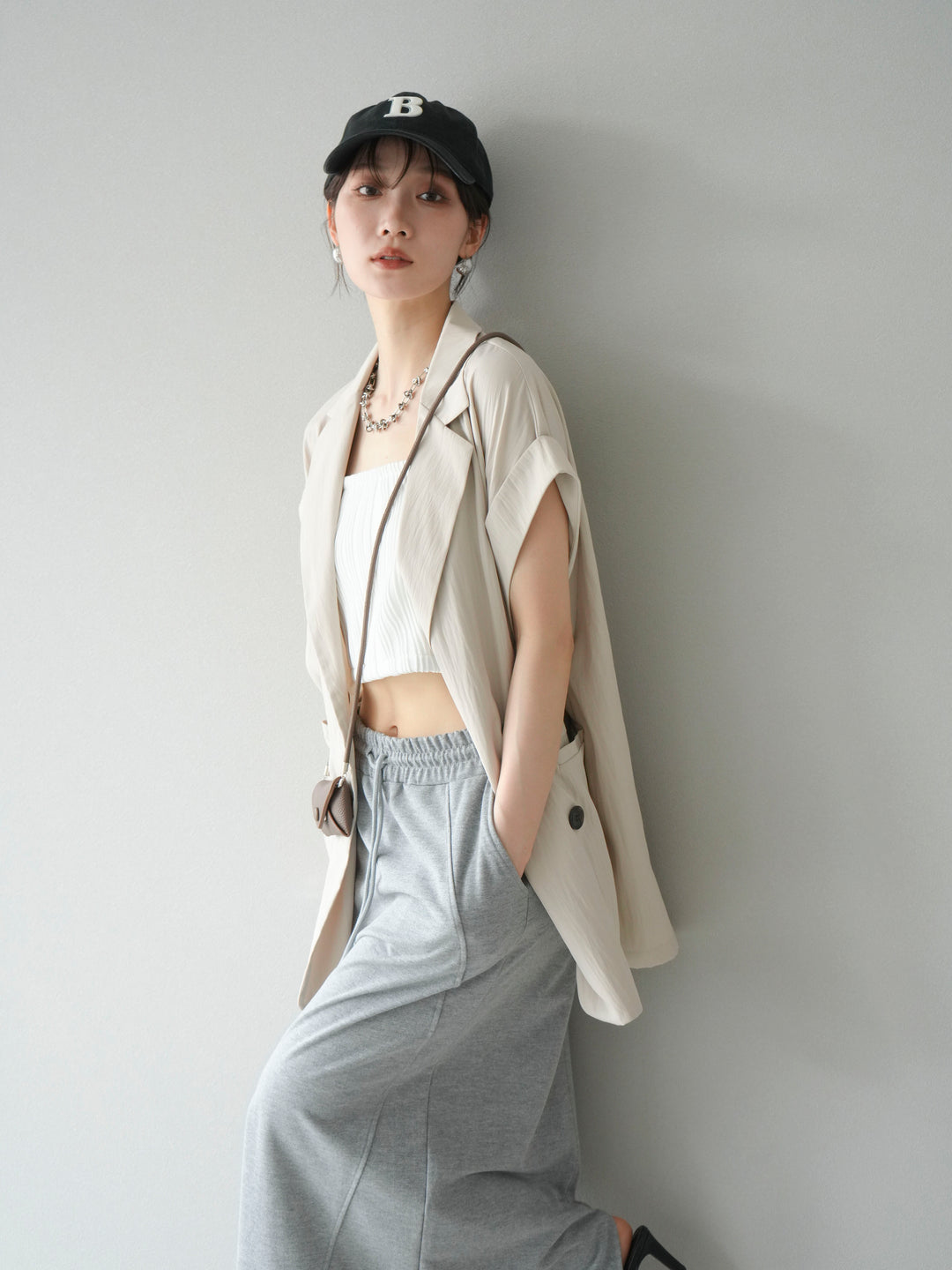 [SET]リネンライクノースリーブダブルジレ+ウェーブパイピングカップ付ベアキャミソール(2set)