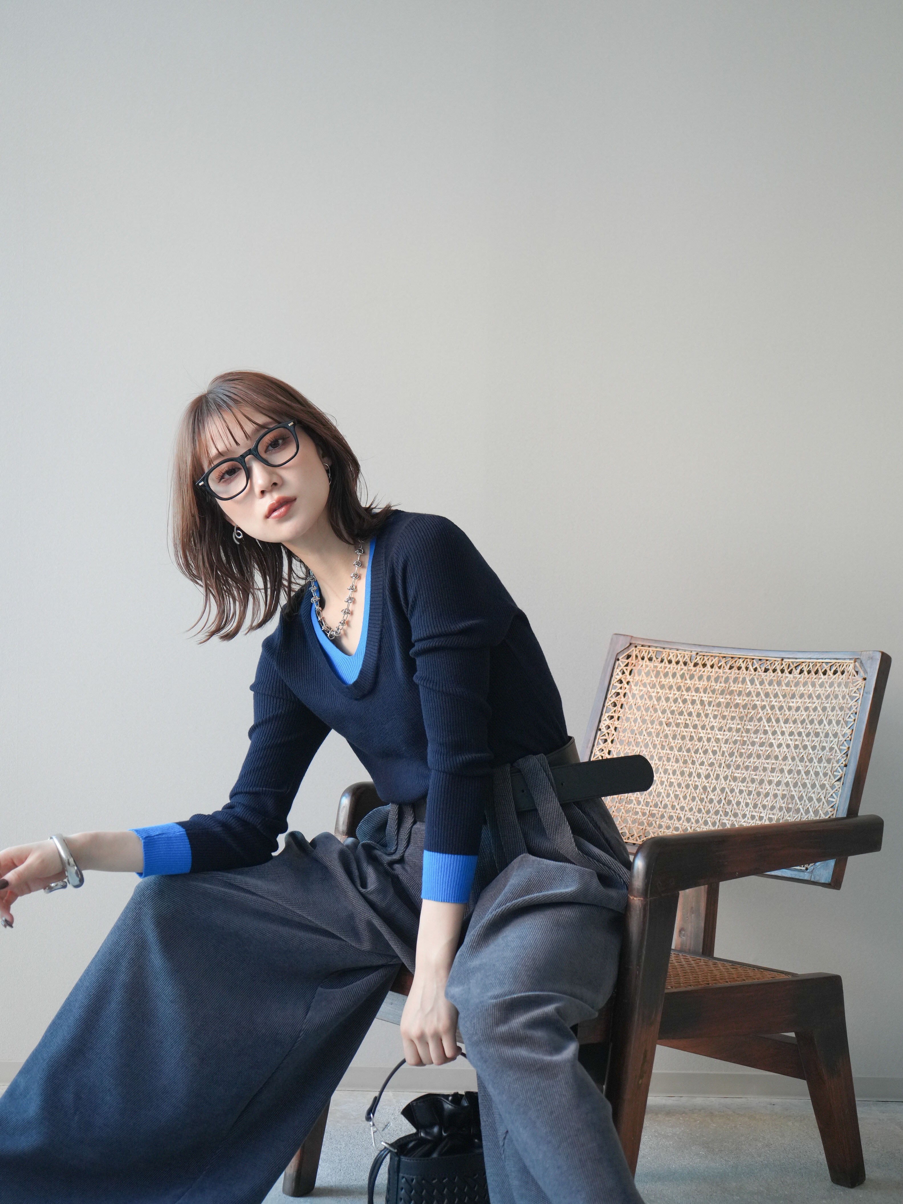 予約]Uネック配色レイヤードリブニットトップス/black – Lumier