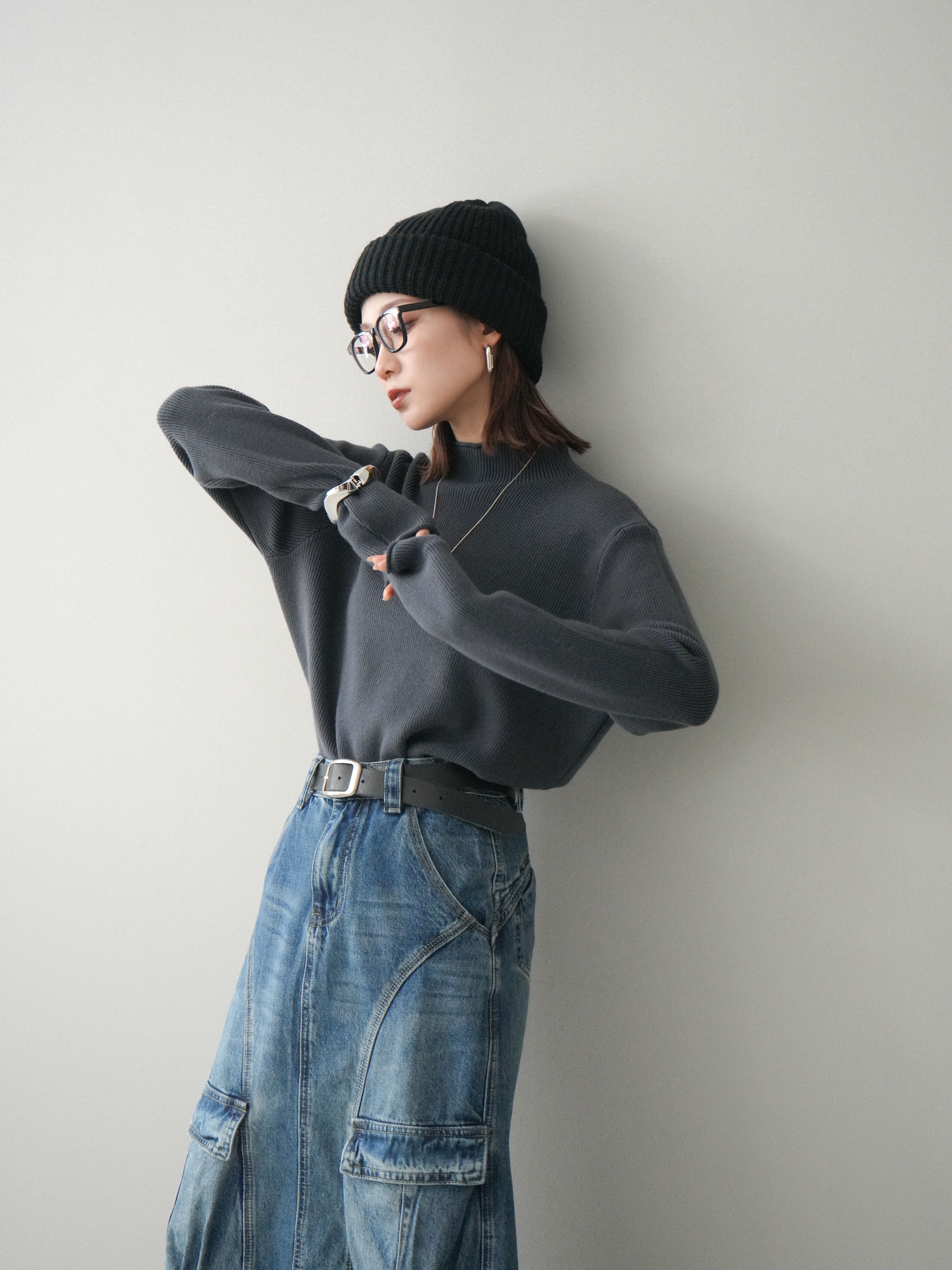 ルドルフ 予約]ボトルネック裾カールリブニットトップス/charcoal – Lumier