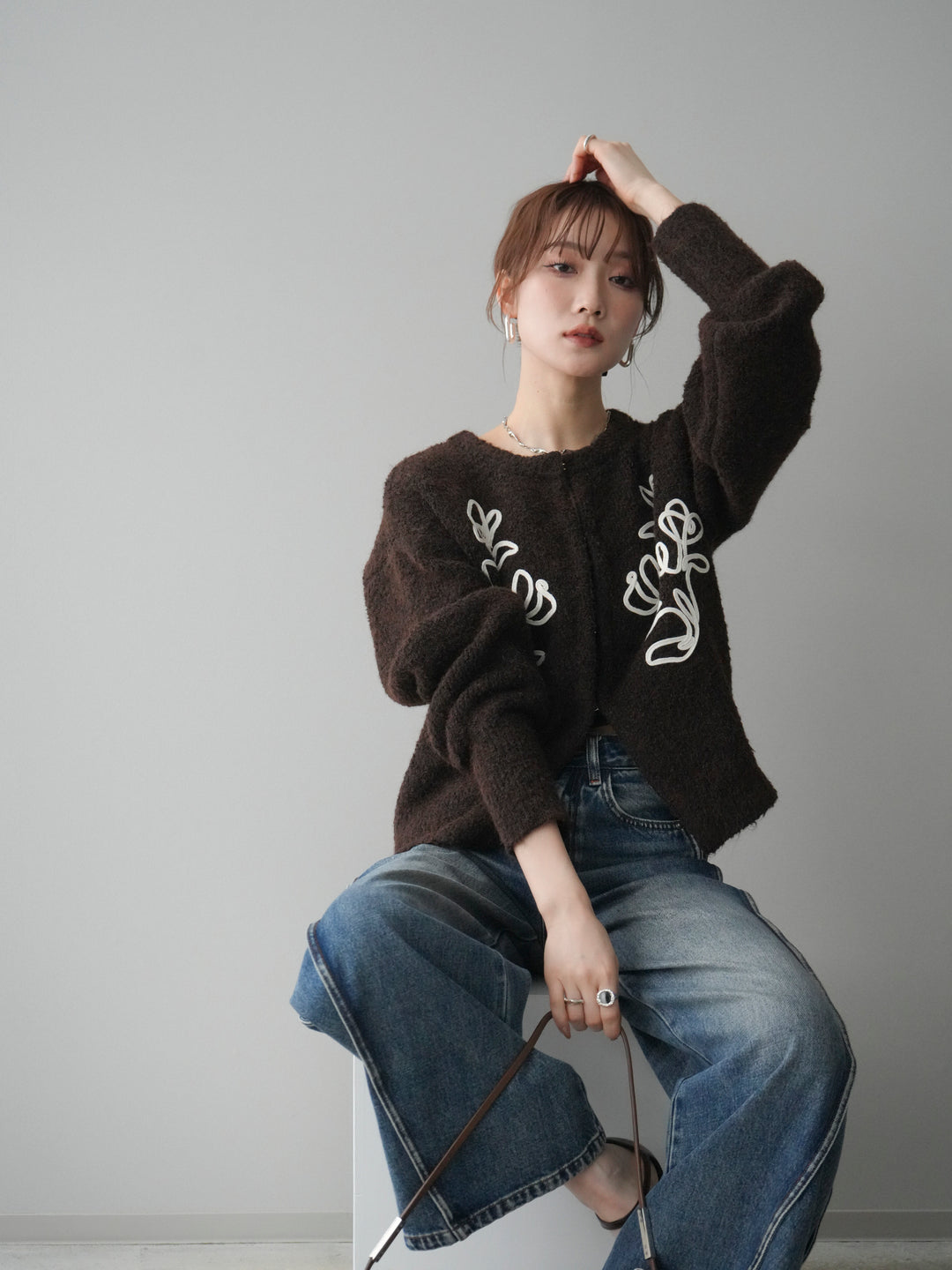 [予約]テープ刺繍ホック開きブークレニットカーディガン/darkbrown