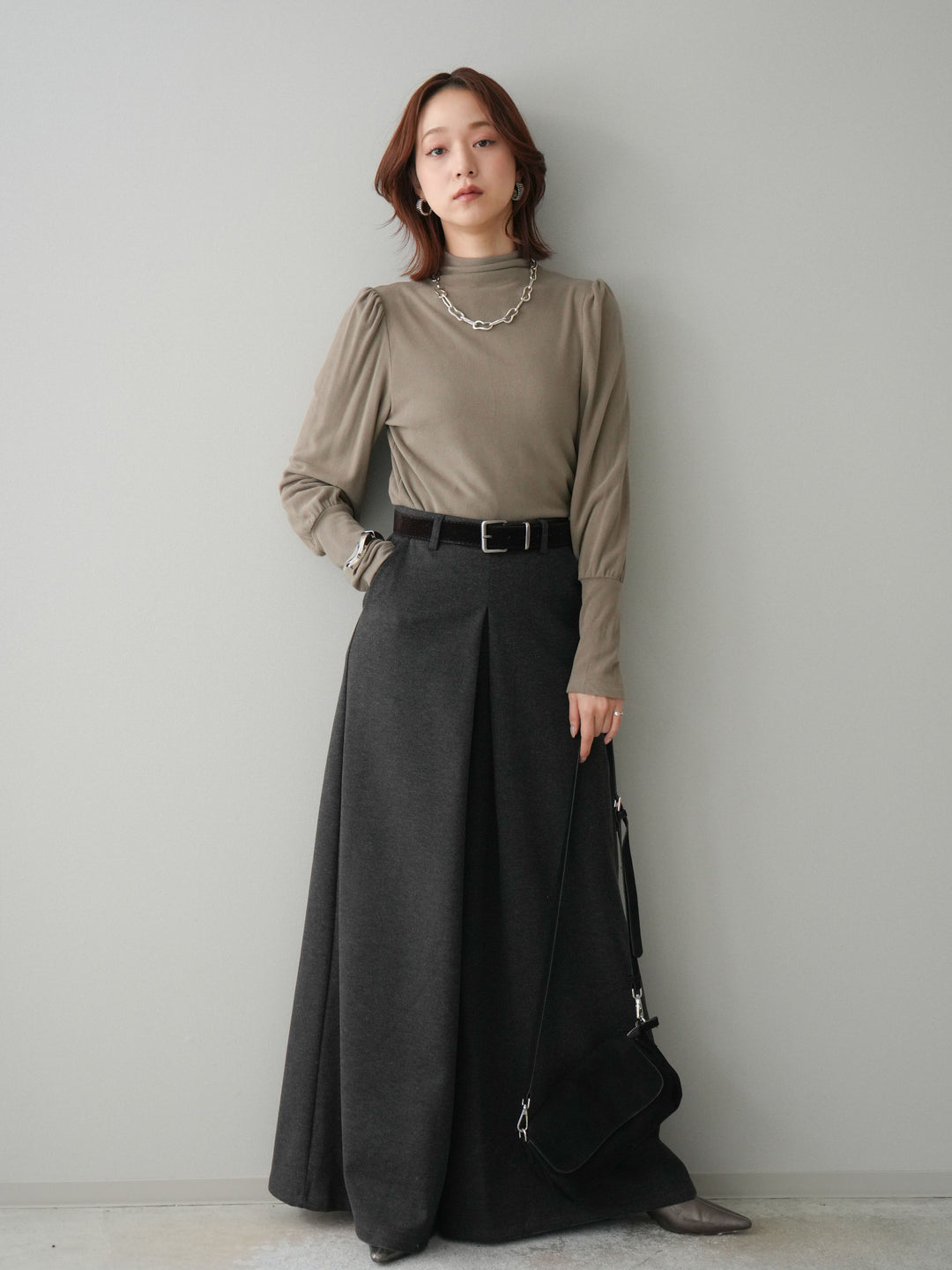 [予約]ベルト付きフロントタックワイドパンツ/charcoal