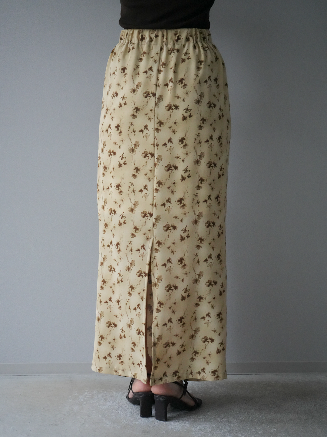 [予約]フラワーモチーフタックIラインスカート/ベージュ