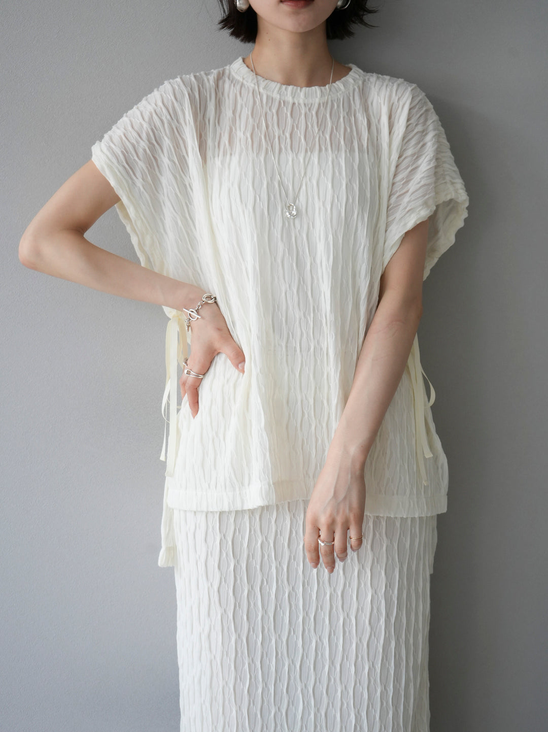 [Pre-order] Arm shirring sheer design mellow pullover/ivory