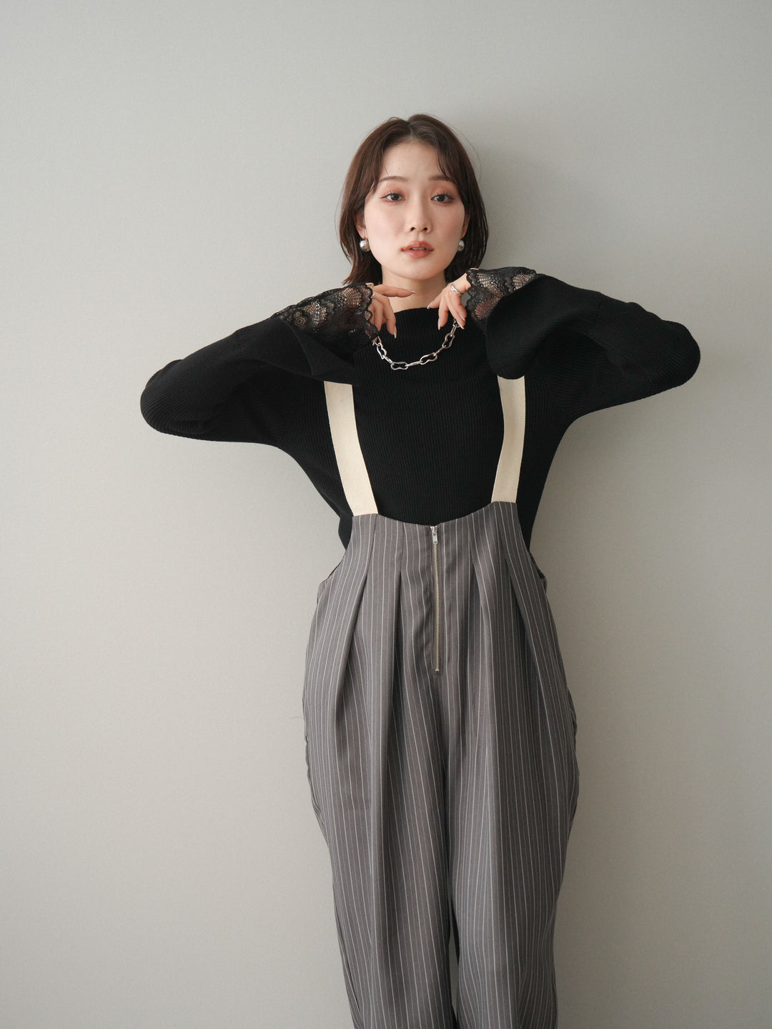 [SET]袖スカラップレースオフネックニットトップス+グログランテープストライプサロペット(2set)