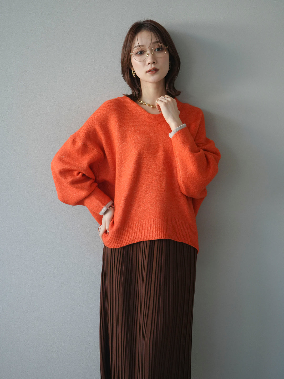 [SET]Vネック配色スリーブニットプルオーバー+選べるアクセセット(2set)