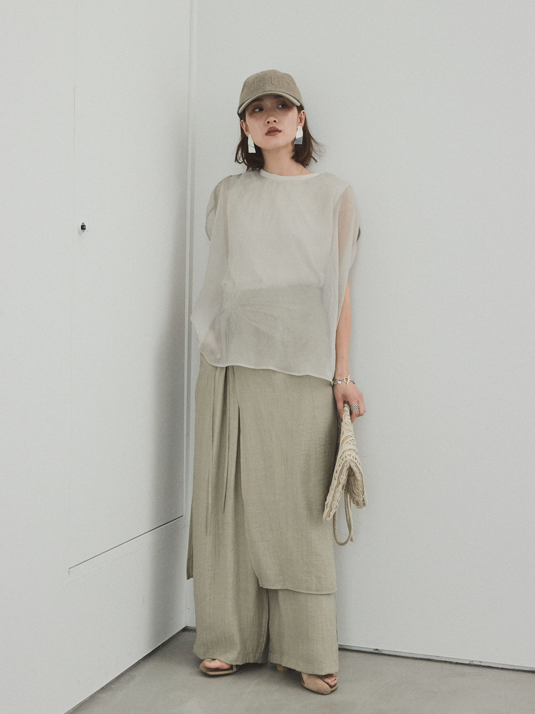 [予約]ワッシャーサテンレイヤードスカートパンツ/カーキベージュ