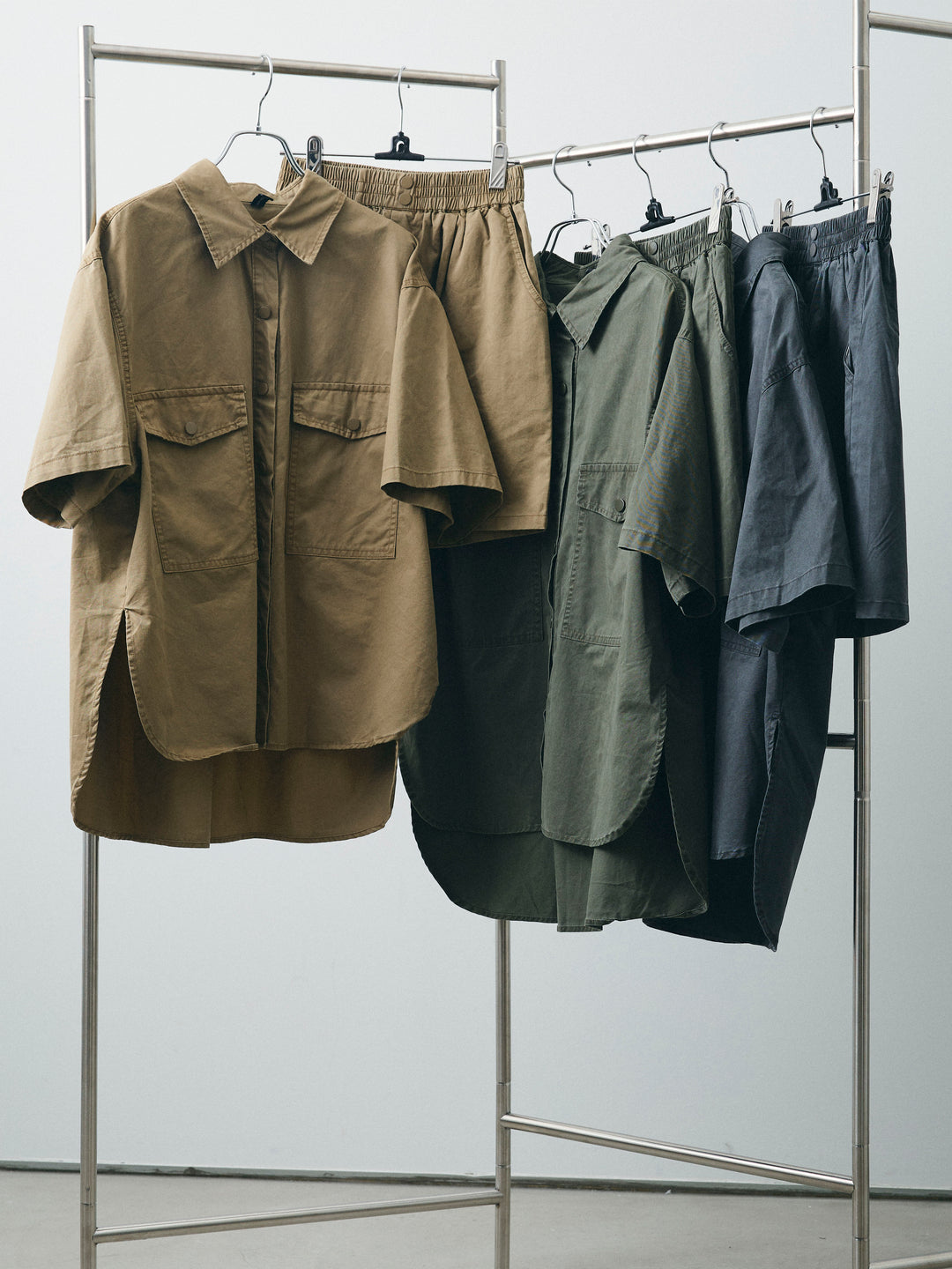 [SET]ミリタリーオーバーシャツ＆ハーフパンツSET UP+リネンライクカシュクールデザインビスチェ(2set)
