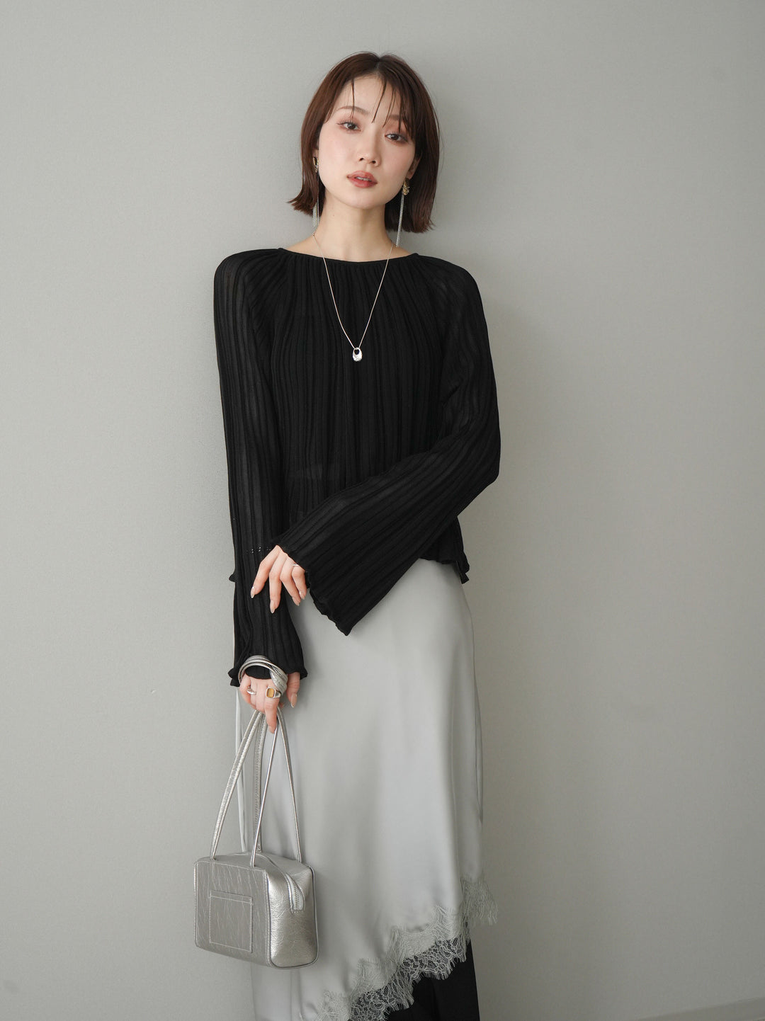 [SET]プリーツシアーフレアスリーブニットトップス+センターシームフレアパンツ+サテンライクアシメレーススカート(3set)