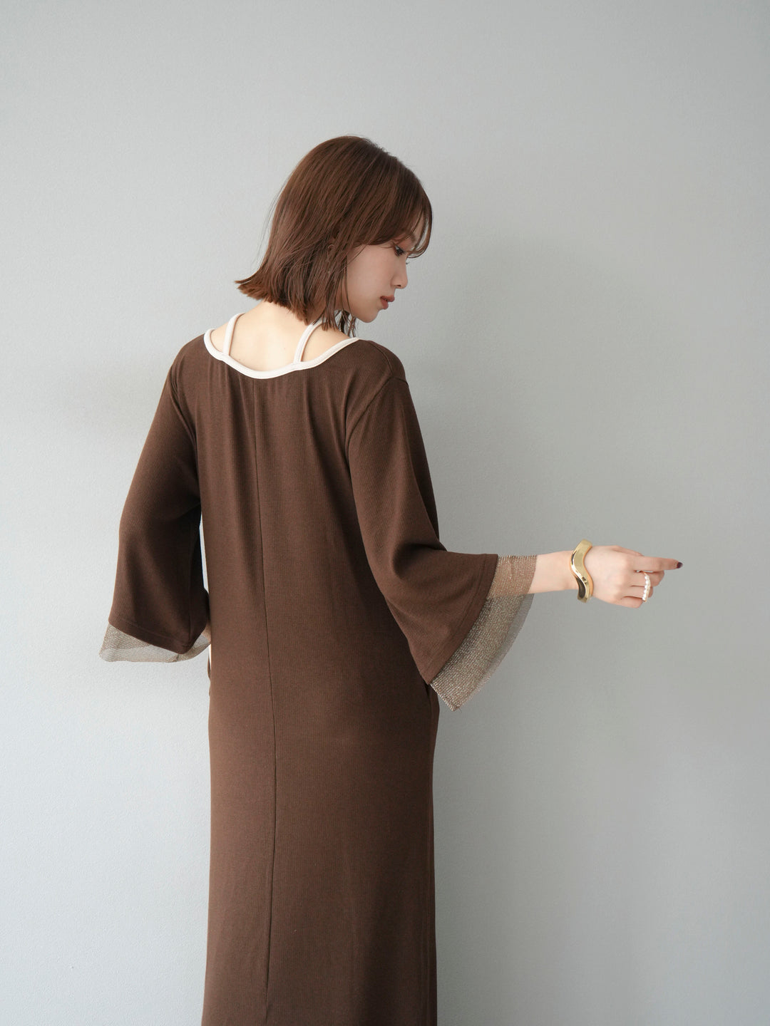 [予約]デザインネックラメシアー切替ニットワンピース/ブラウン