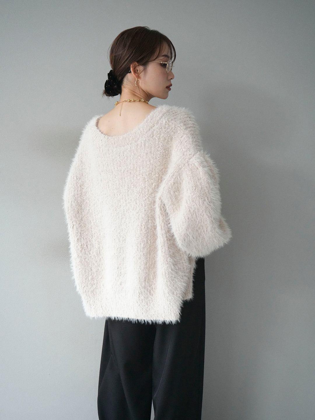 [預購] 圓領隨機毛絨開襟衫/本色