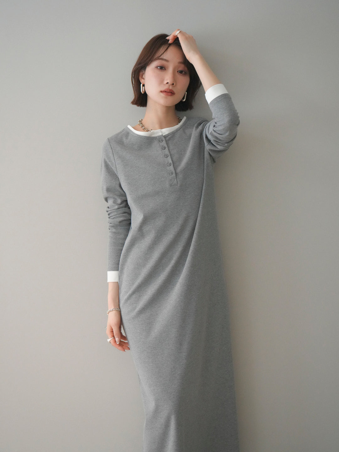 [SET]配色レイヤードヘンリーネックカットリブワンピース+選べるアクセセット(2set)