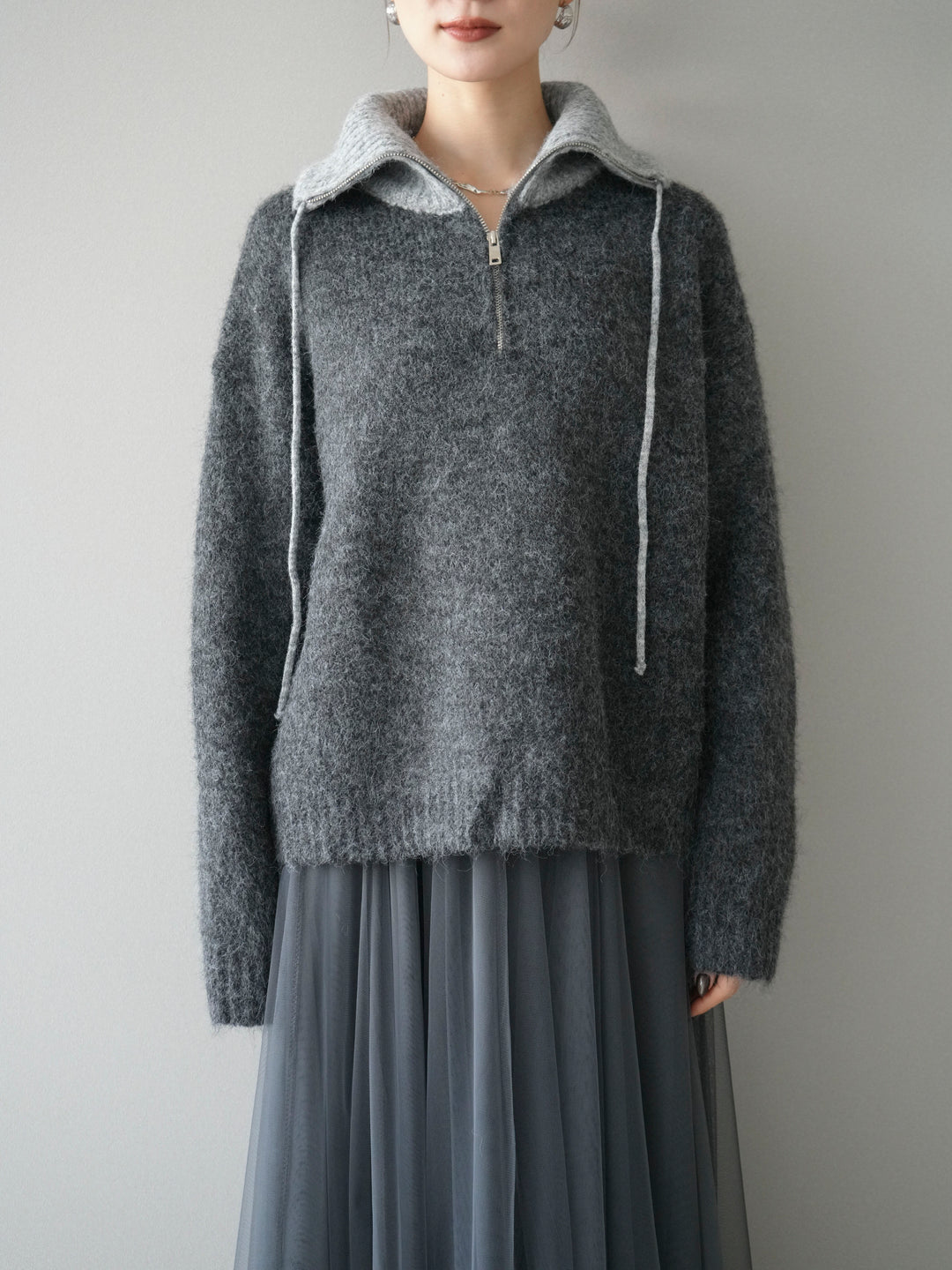 [予約]バイカラージップニットプルオーバー/charcoal