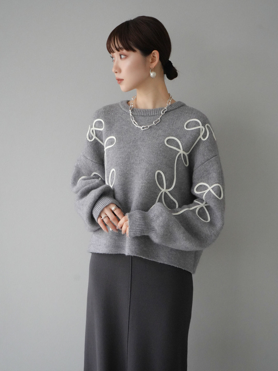 [予約]コード刺繍ルーズニットプルオーバー/グレー