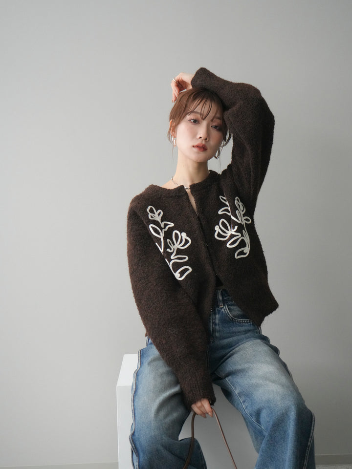 [予約]テープ刺繍ホック開きブークレニットカーディガン/darkbrown