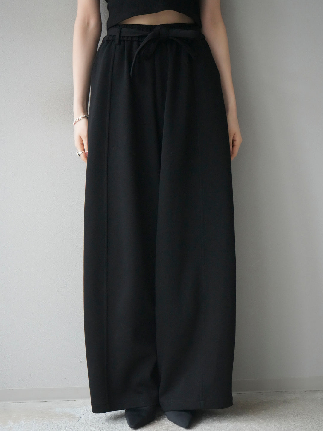 [予約]ベルト付スウェットワイドパンツ/black