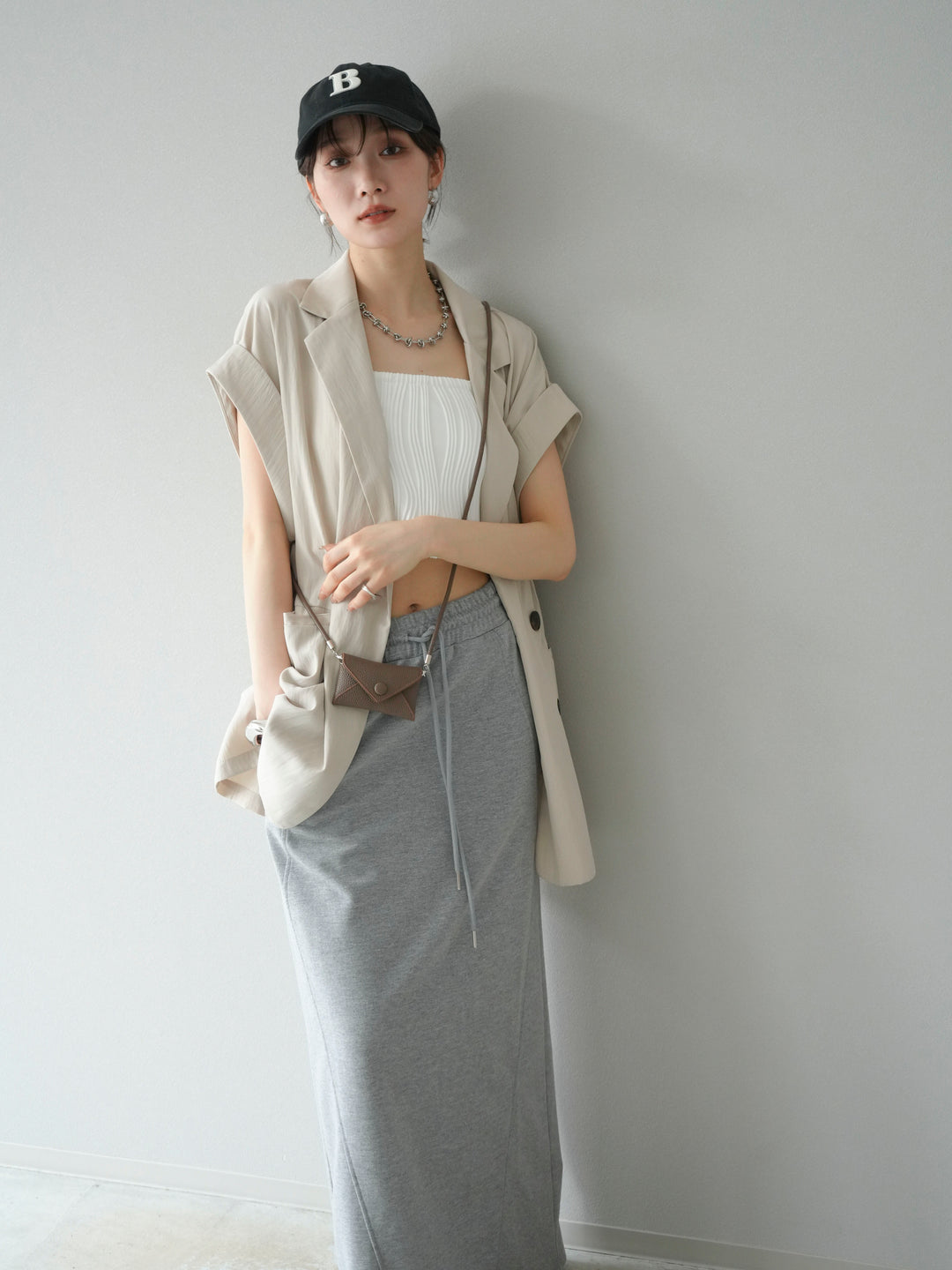 [SET]リネンライクノースリーブダブルジレ+ウェーブパイピングカップ付ベアキャミソール(2set)