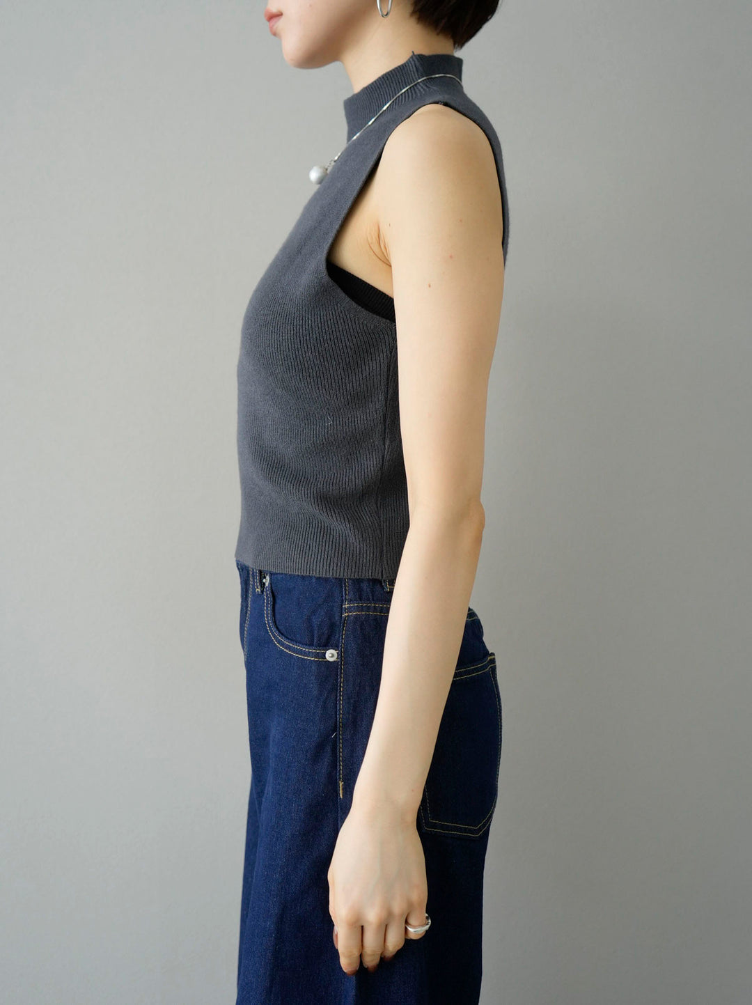 [Pre-order] Cut-out sleeveless rib knit/gray