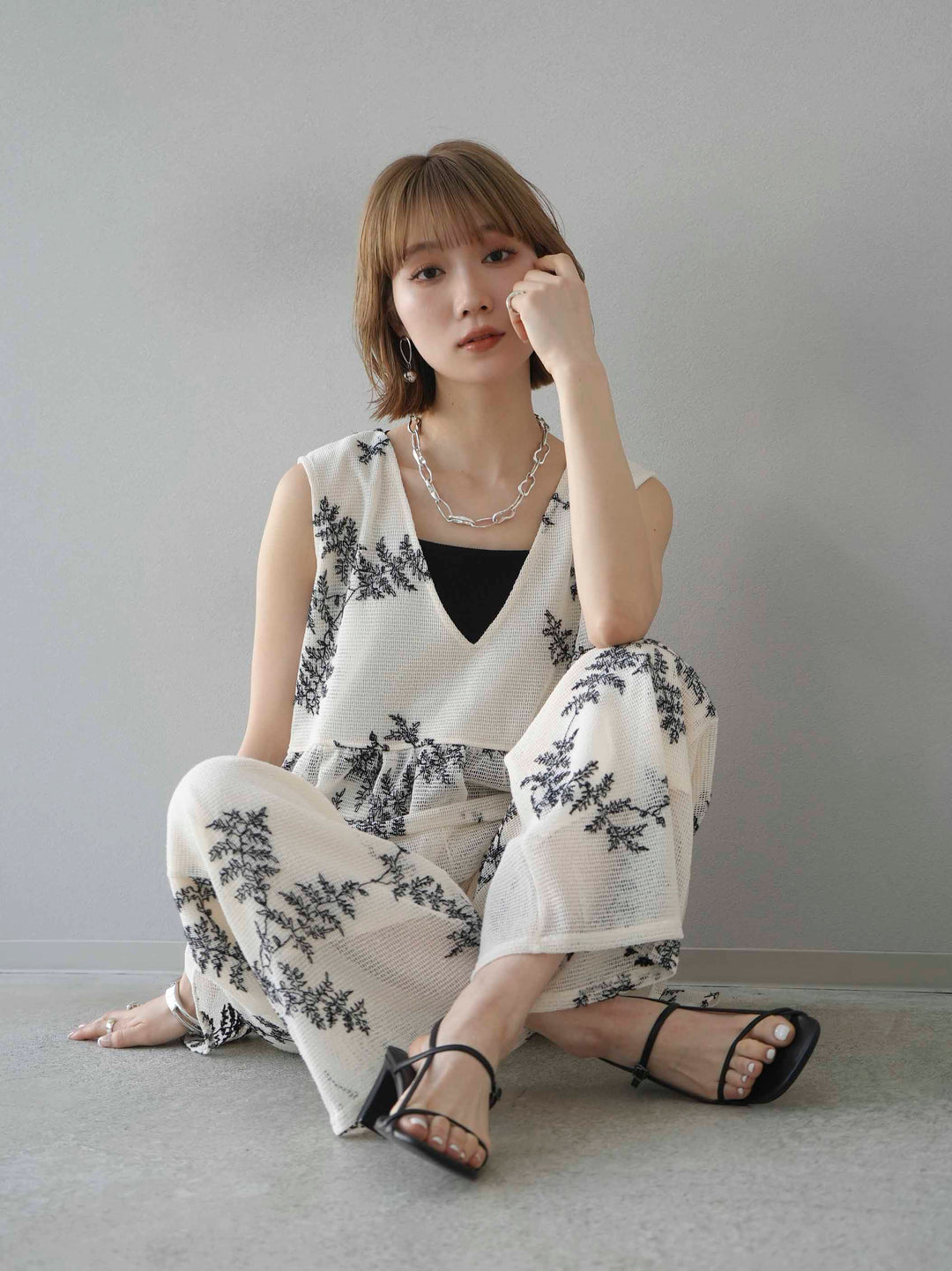 [予約]リーフ柄メッシュVネックフレアトップス/アイボリー