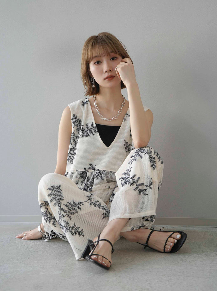 [予約]リーフ柄メッシュVネックフレアトップス/アイボリー