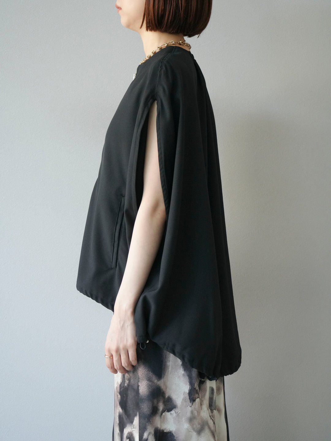 [予約]スリーブレスドロストZIPブルゾン/ブラック