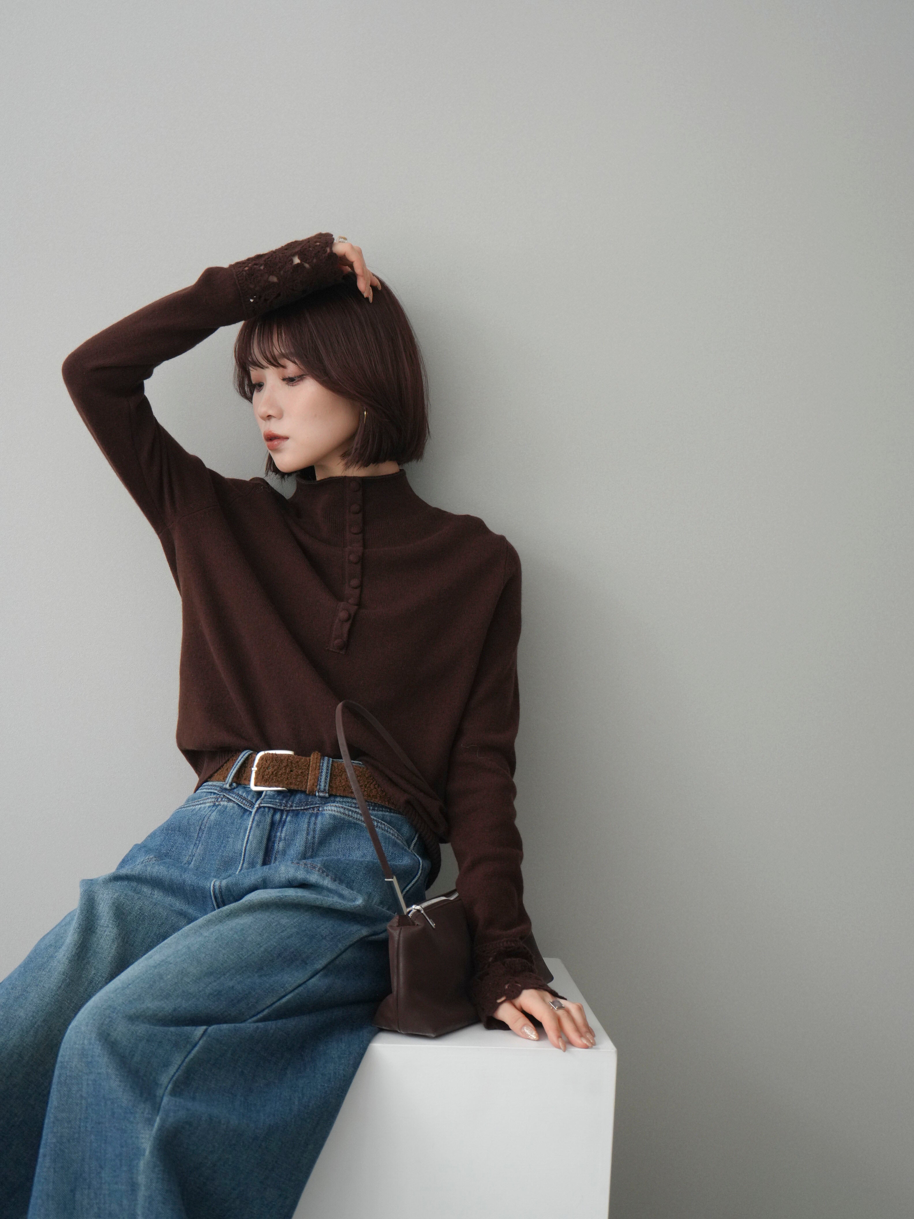 予約]袖スカラップレースフロントボタンウールニットトップス/brown