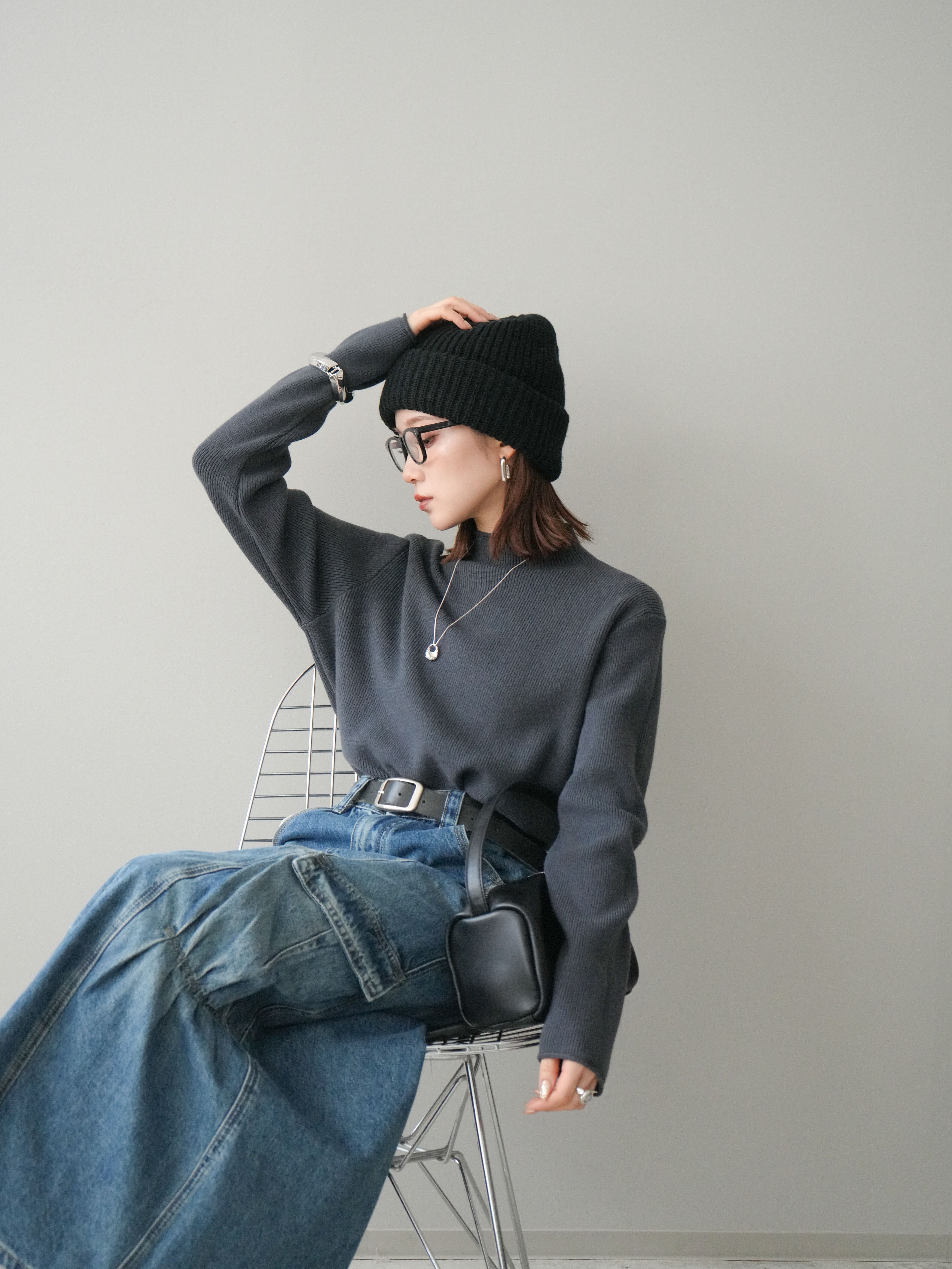 STONE  ブラック リブニット L 予約]ボトルネック裾カールリブニットトップス/charcoal – Lumier