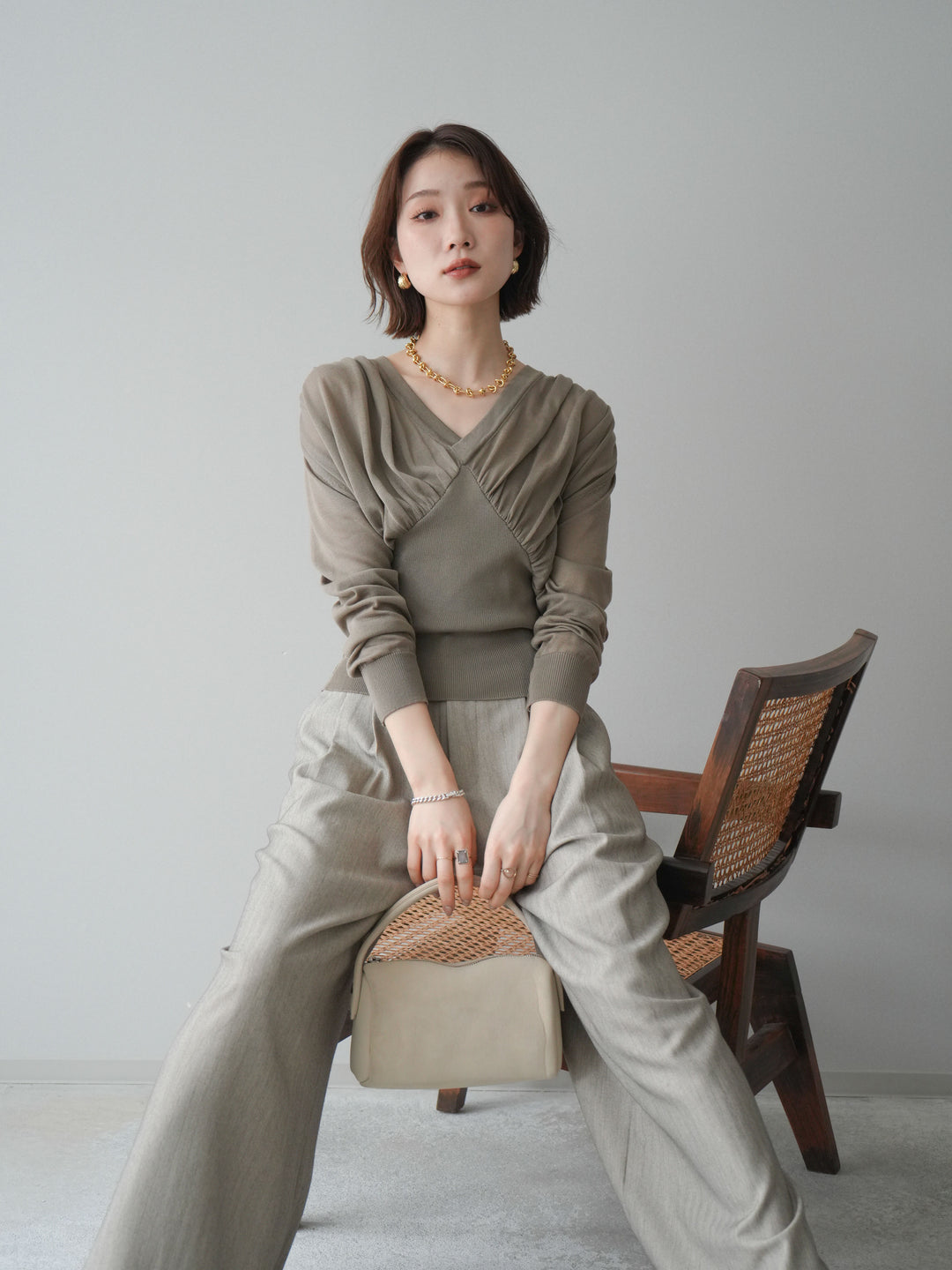 [予約]サイドギャザーVネックニットプルオーバー/beige