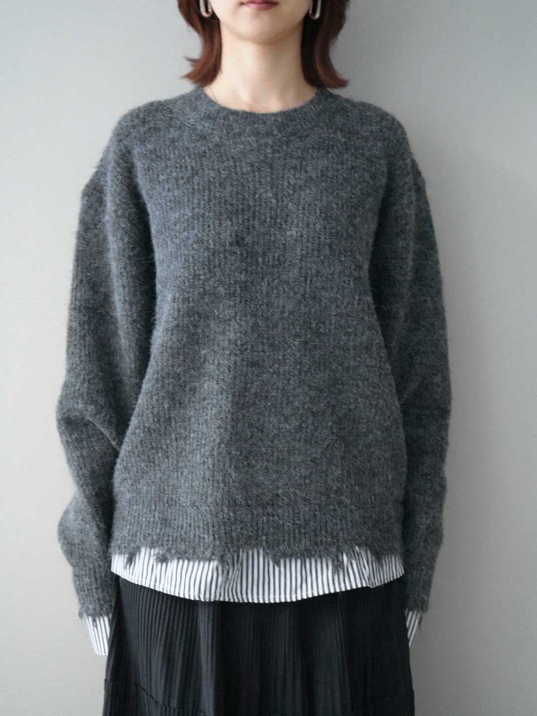 [予約]裾シャツレイヤードダメージニットプルオーバー/darkgrey