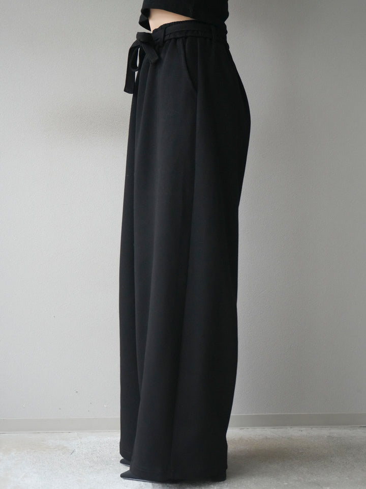 [予約]ベルト付スウェットワイドパンツ/black