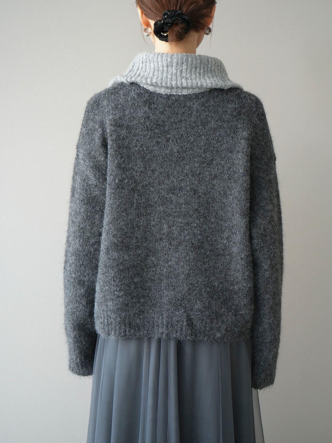 [予約]バイカラージップニットプルオーバー/charcoal