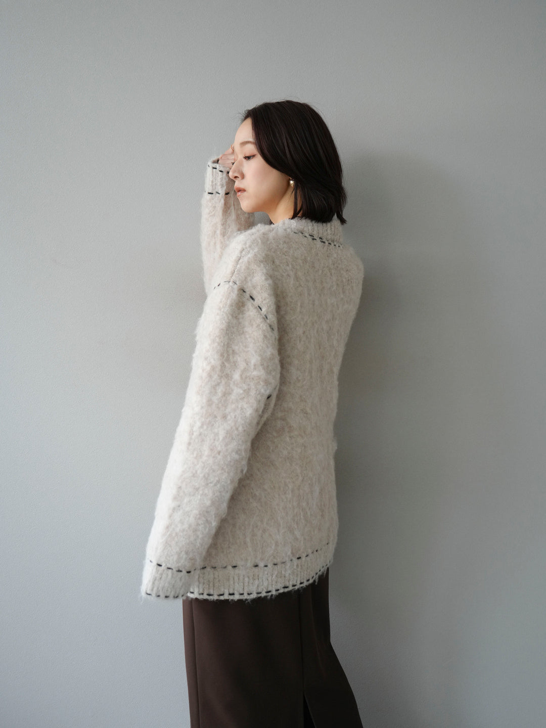 [予約]ステッチVネックニットカーディガン/アイボリー