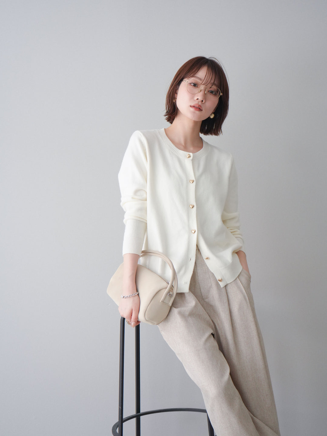 [予約]ハートボタンニットカーディガン/white