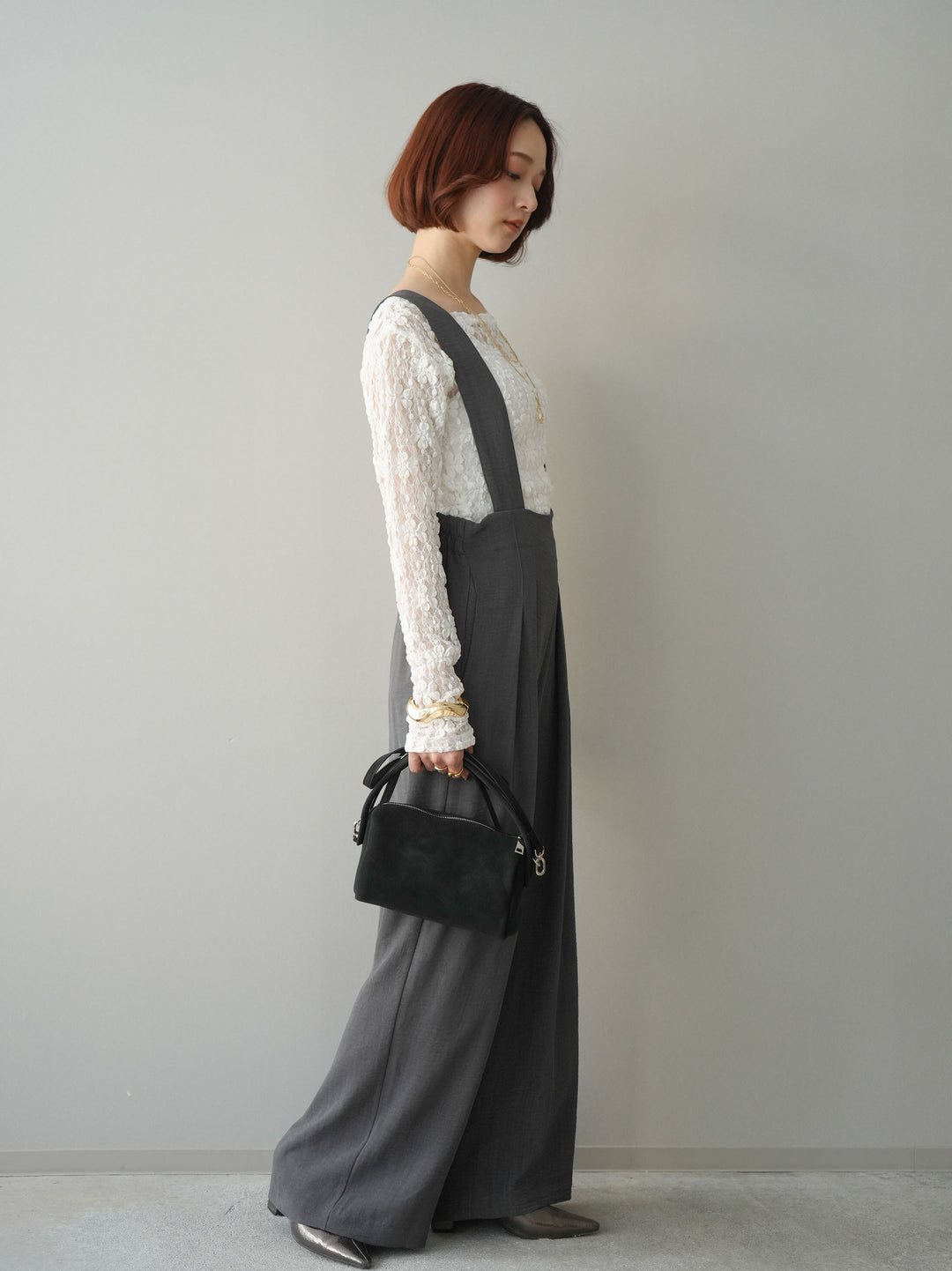 [SET]サイドギャザーレーストップス+シボ加工ハイウエストタックサロペット(2set)