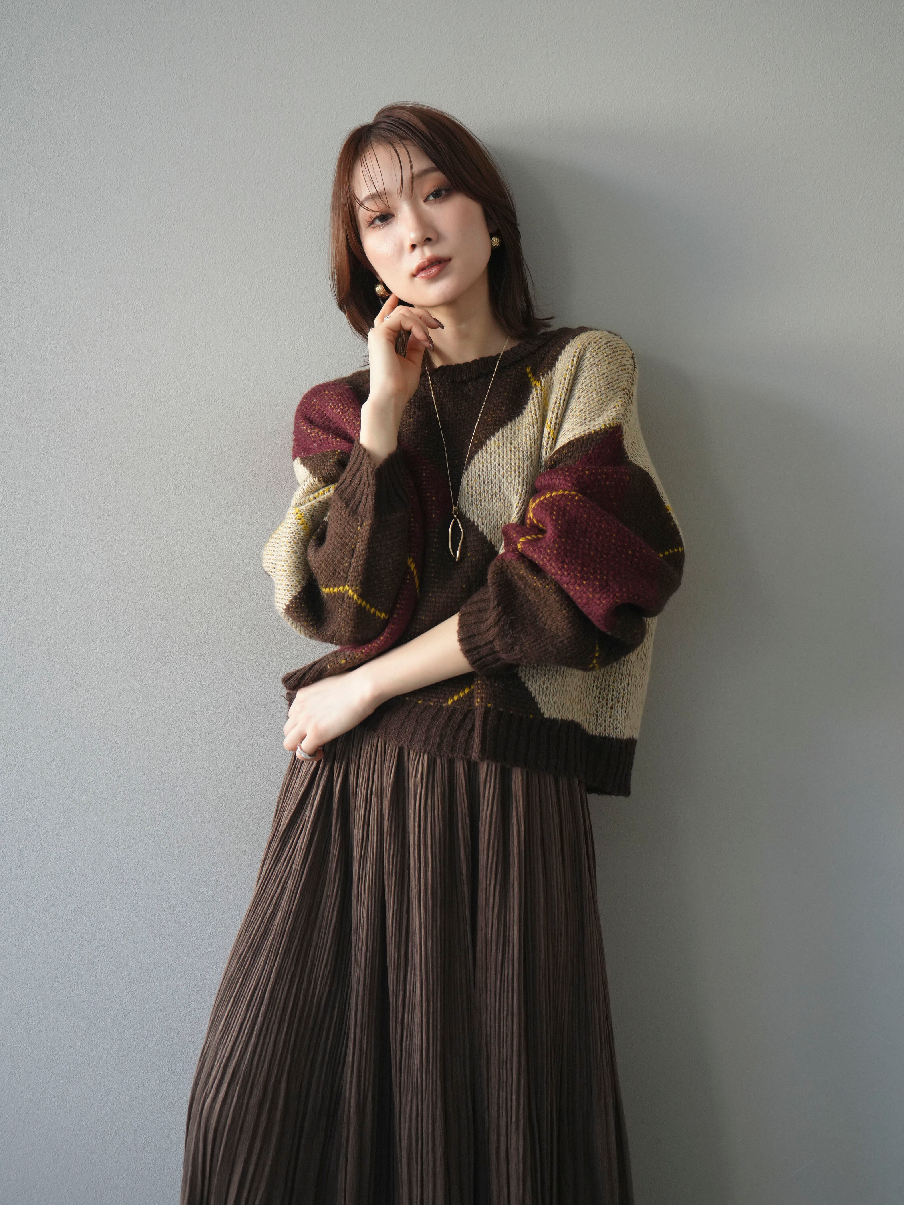 予約]配色ステッチアーガイル柄ニットプルオーバー/brown – Lumier